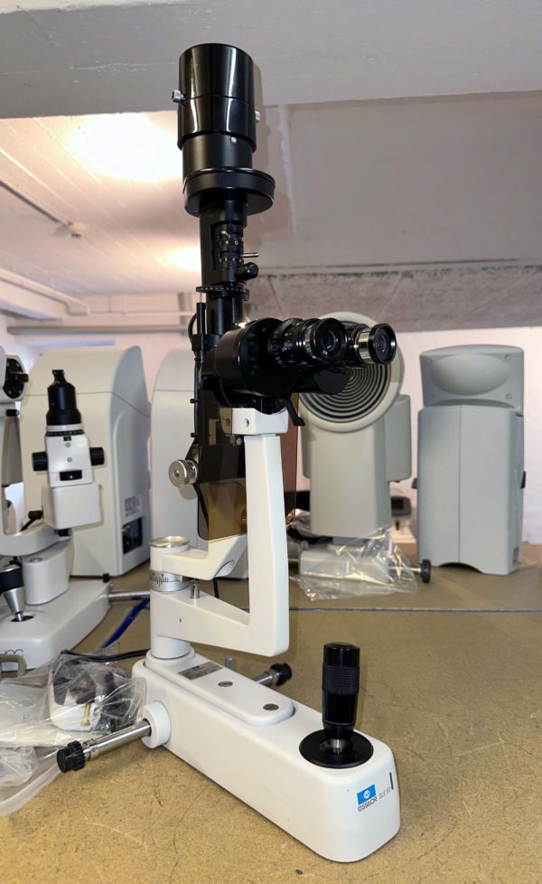 Essilor SLE-50 Slit Lamp Haag Streit type