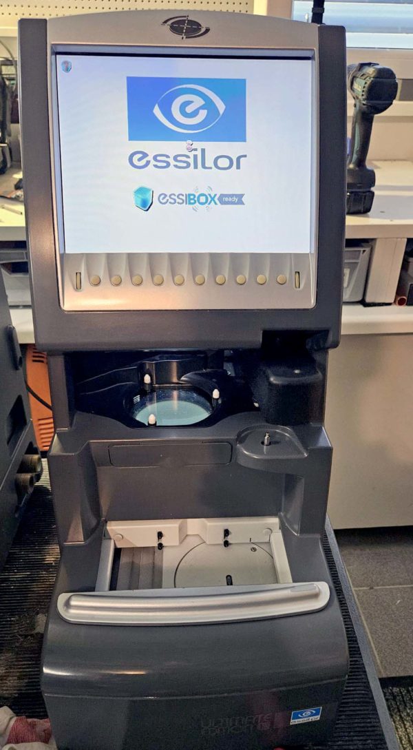 Essilor Kappa CTD Ultimate M35 Edger, CT L27 Blocker - Image 3
